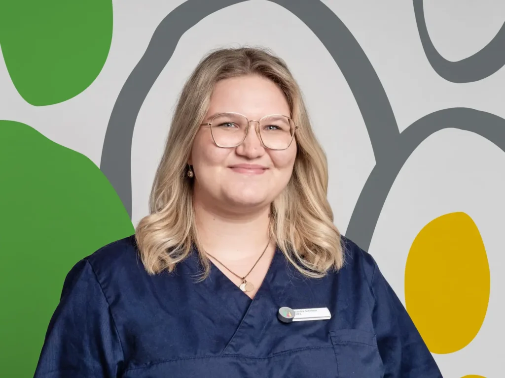 Sandra Schreiter Medizinische Fachangestellte, stellver. Teamleitung, Abrechnungsmanagerin, Brandschutzbeauftragte und Impfmanagerin. Als Vollzeitkraft in unserem Team seit 2020 tätig.